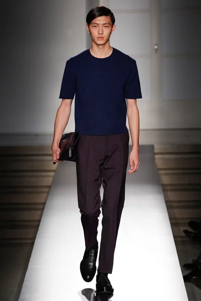 Look 17